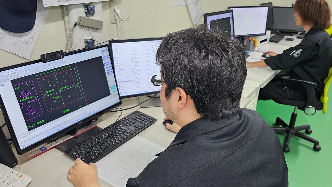 到着・CAD図面確認・段取り